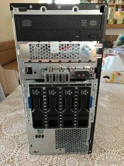 Server HP ProLiant ML310e Gen.8 - 3