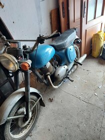 Jawa 250 - 3