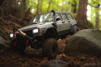 RC Model Traxxas TRX-4 Jeep XJ/Defender - 3