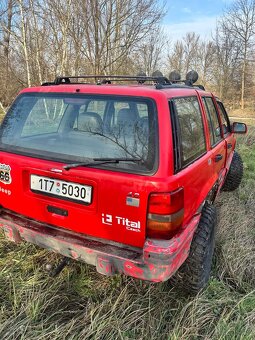 Jeep grand chereokee 4.0i 135 kw - 3