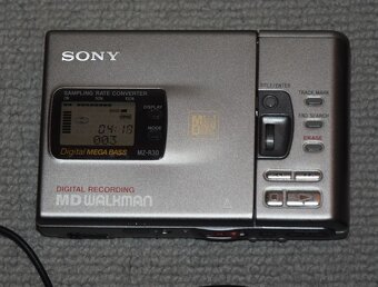 MD minidisc SONY MZ-R30, media, DO, sluch, manual,adapter AA - 3