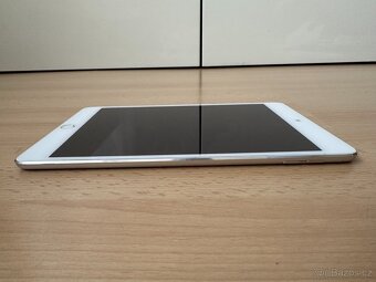 Apple iPad mini 4, 128GB + nabíječka, pouzdra, ochranná skla - 3