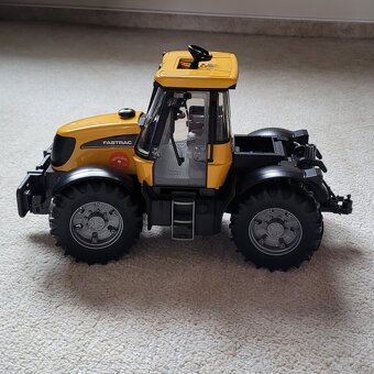 Bruder traktor JCB Fastrac - 3