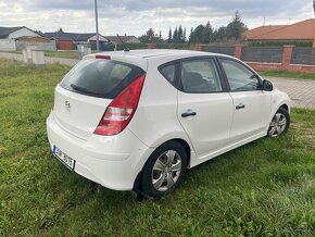 Hyundai i30 R.V.2012 1.6.CRDi manuální převodovka - 3