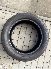 Goodyear efficient grip - 3