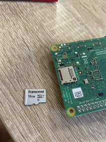 Raspberry Pi 4B - 4Gb + chladiče + 16Gb micro SD - 3