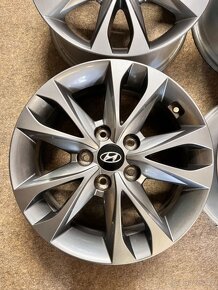 5x114,3 R16 originál alu disky Hyundai - ET 48 - 3