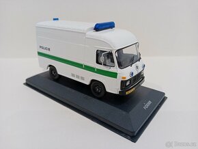 Avia A 21 Furgon Policie,1:43 ,Foxtoys - 3