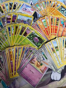 Balíček 180 ks originálních Pokémon karet - 3