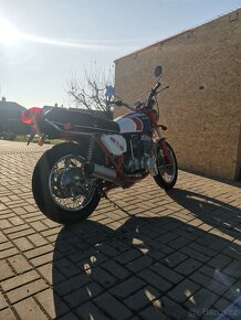 Honda CB750 - 3