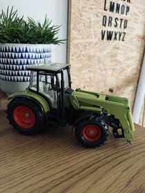 Kovový traktor Siku 3256 - 3