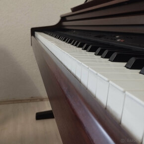 Yamaha CLP-860 Clavinova - 3