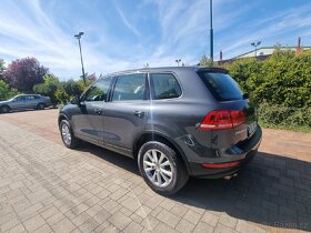 NEBOURANÝ VW TOUAREG 3.0TDI Orig.125t.km SERVISKA - 3