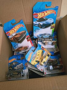 MYSTERY BOXY HOT WHEELS - 3