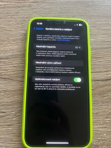 iPhone 11 Pro Max 64gb bílý - 3