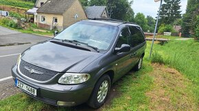 Nabízím chrysler voyager 2.5 crd - 3