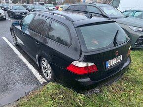 BMW E61 520d manuál - 3