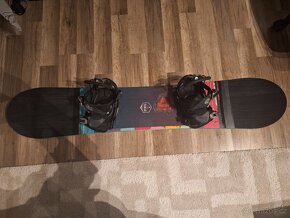 Snowboard+ vázání 139, snowboardové boty 38- prodám odděleně - 3