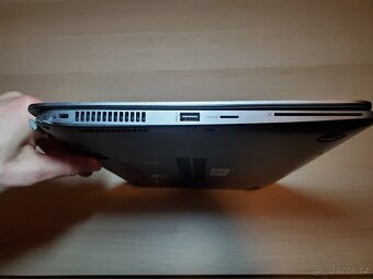 HP EliteBook Folio 1040 G2 - vypadlý pant - 3