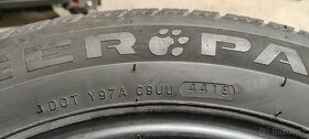 235/55 r17 uniroyal - 3