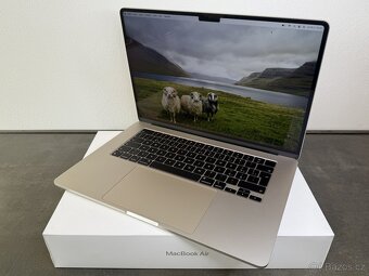 Macbook Air 15" 2024 256 GB / M3 / Starlight - 3