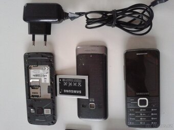 Samsung S5610, GT S5230 - 3