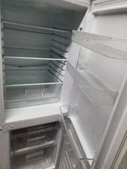 nová A++ 144cm pěkná lednice s mrazákem - 3