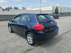 Toyota Auris 1.6i - 3