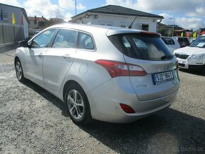 HYUNDAI i30 1,6i CVVT Trikolor odp. DPH, CZauto 2015 - 3