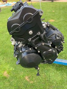 Motor triumph street triple 675 - 3