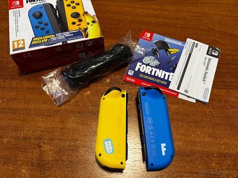 Nintendo Switch Joy-Con Pair Fortnite Edition modrý/žlutý - 3