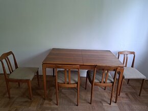 Rozkládací jídelní stůl a židle - 3
