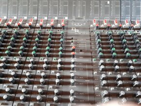 Studiovy analog. mixpult 24+8 DR4000Holland a další mixy - 3