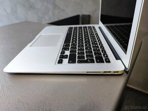 MacBook Air A1466 (2015) - 3