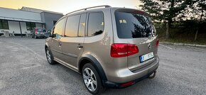 Volkswagen Touran CROSS 2,0 TDI , 7 míst, 10/2011 - 3