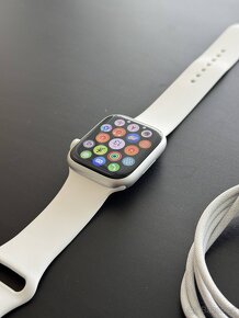 Apple Watch 9 45mm stříbrné. - 3