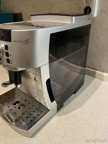 Kávovar Delonghi Magnifica S ECAM - 3