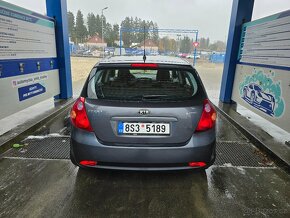 Kia ceed 1,4 benzín 2009 - 3