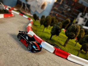 Závodní dráha pro mini RC autíčka - 3