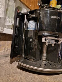 kávovar Espresso Krups Barista New Age EA907D31. - 3