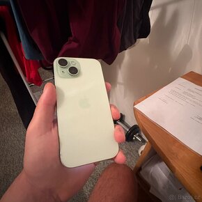 iPhone 15 green - 3