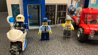 Lego City 60270 Policejní box - 3