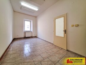 Bruntál - pronájem komerčního prostoru 30 m2, kuchyňka – kom - 3