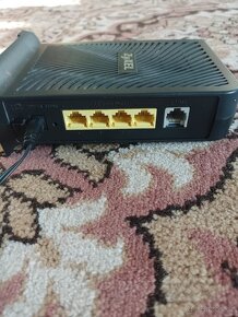 4 portový ADSL2 modem+WiFi router ZyXel - 3