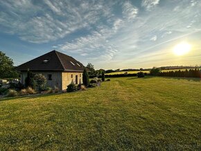 PRODÁM Dům v obci NOVÁ VES u Loun (200m2) Pozemek 1700m2 - 3