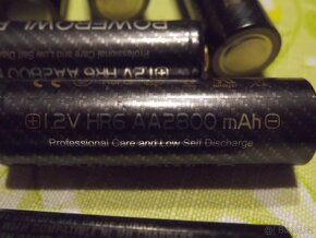 Nabíječka + nabíjecí baterie velikost AA- 2800mAh - 3