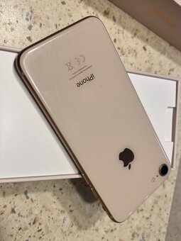 iPhone 8 GOLD 64 GB - 3