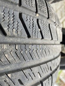 Prodám celoroční pneu 235/60 R18 107V - 3