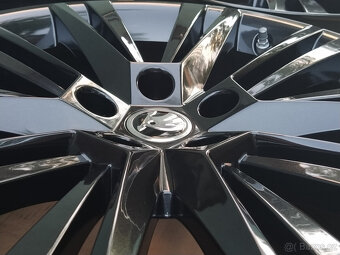 NOVÁ ALU ORIGINÁL ŠKODA SUPERB 3 R19 CANOPUS BLACK - 3