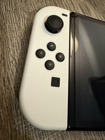 Switch OLED + spousta her a příslušenství - 3